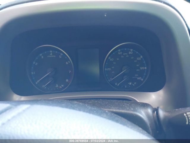 2T3RFREVXJW767236 Toyota Rav4 Xle