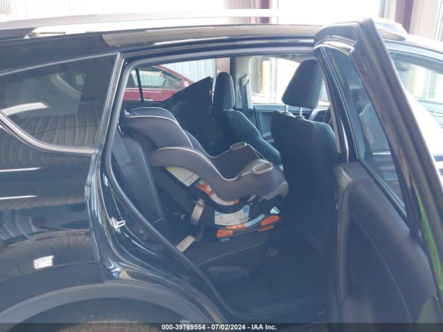 2T3RFREVXJW767236 Toyota Rav4 Xle