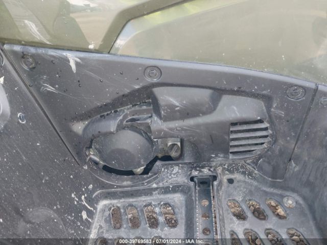 2022 SUZUKI LT-A750 5SADW11E7N7100341 Photo 8