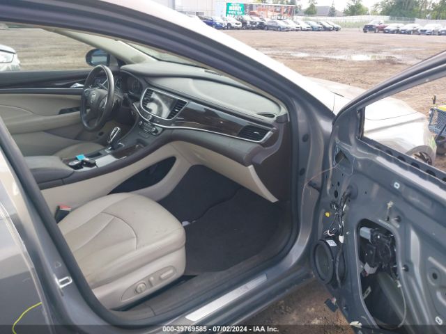 1G4ZP5SS2HU135785 Buick Lacrosse Essence