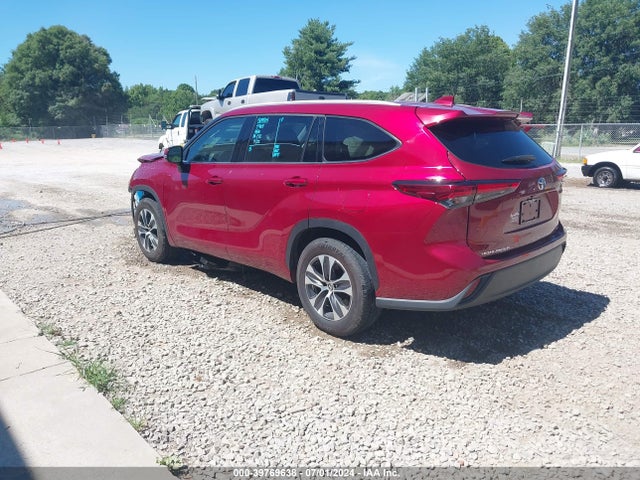 Toyota Highlander Xle 2022 5TDGZRAH2NS544209 Image 3