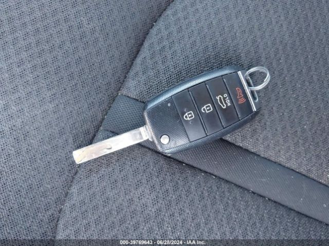 5XXGT4L32GG080221 KIA Optima Lx
