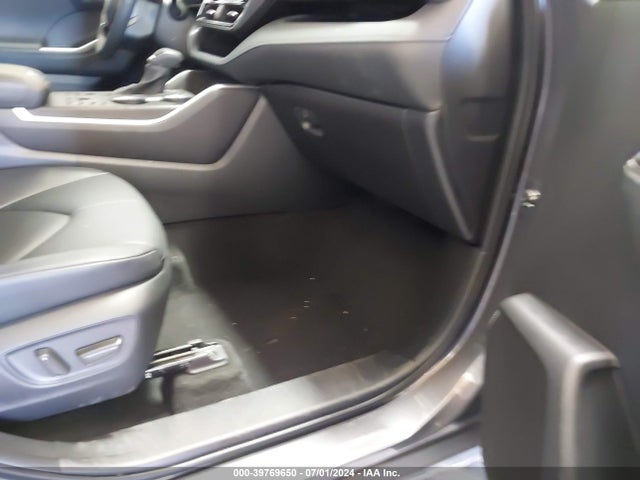 Toyota Highlander Xle 2024 5TDKDRBH7RS547314 Image 5