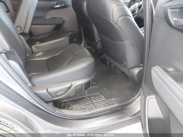 Toyota Highlander Xle 2024 5TDKDRBH7RS547314 Image 8