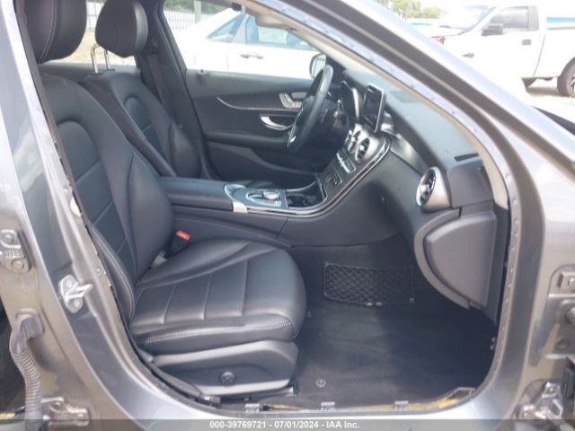 55SWF4JB6HU203048 Mercedes-Benz C 300 Luxury/sport