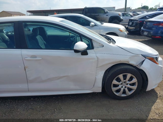 Toyota COROLLA LE 2020 5YFEPRAE2LP025217 Image 17