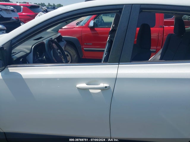 Toyota RAV4 LE 2017 JTMZFREV2HJ145092 Image 15