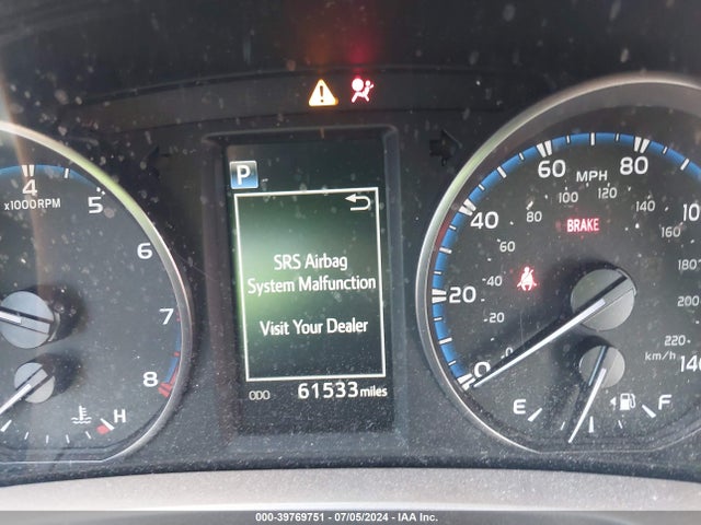 Toyota RAV4 LE 2017 JTMZFREV2HJ145092 Image 16