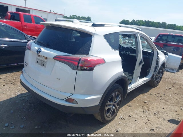 Toyota RAV4 LE 2017 JTMZFREV2HJ145092 Image 4