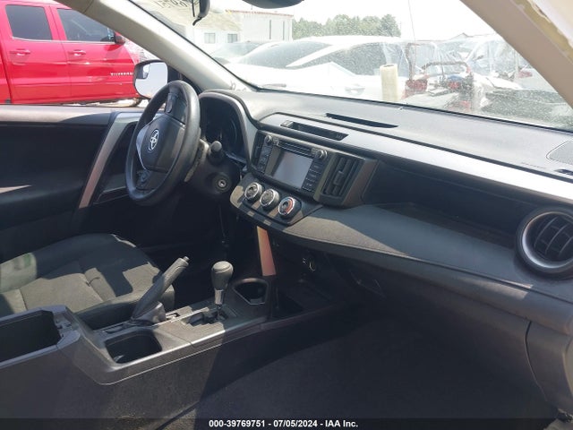 Toyota RAV4 LE 2017 JTMZFREV2HJ145092 Image 5