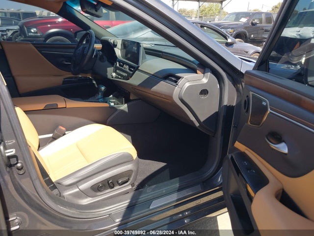58AEA1C19NU018952 Lexus Es 300h Luxury