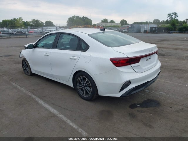 KIA Forte Lxs 2022 3KPF24AD5NE482606 Image 3