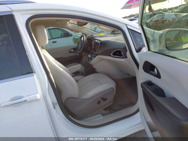 2C4RC1EG4LR165781 Chrysler Pacifica Touring L Plus