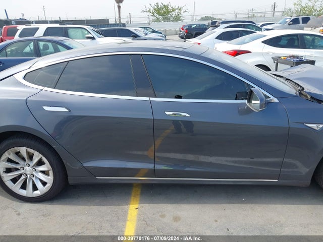 Tesla Model S 60/70/75/85 2016 5YJSA1E12GF142276 Image 13