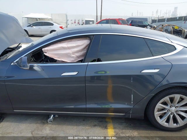 Tesla Model S 60/70/75/85 2016 5YJSA1E12GF142276 Image 14