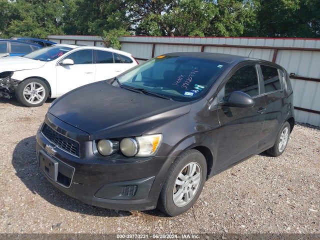 Chevrolet Sonic Lt Auto 2015 1G1JC6SHXF4136325 Image 2