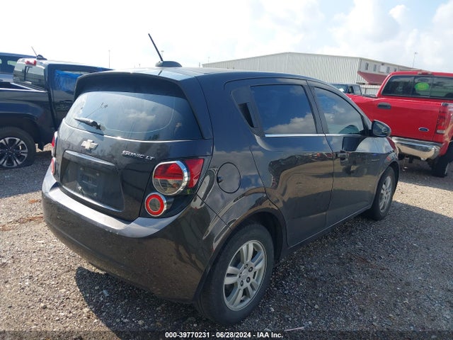 Chevrolet Sonic Lt Auto 2015 1G1JC6SHXF4136325 Image 4