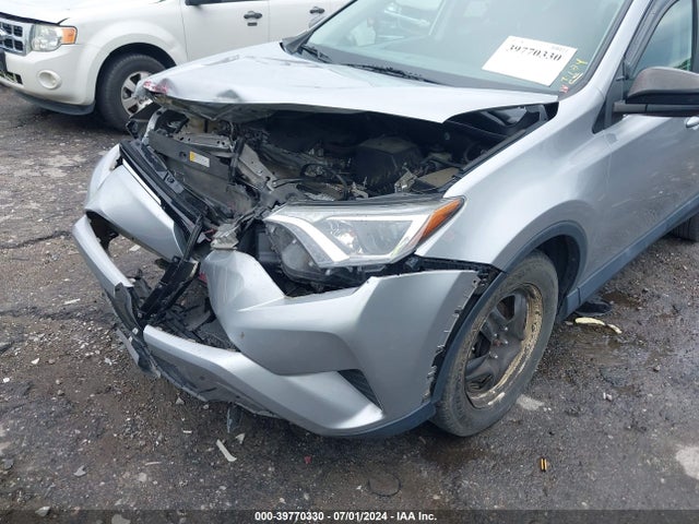 Toyota RAV4 LE 2017 2T3ZFREV1HW386935 Image 18