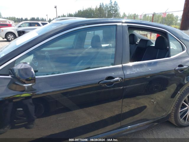 4T1G11AKXNU697917 Toyota CAMRY SE