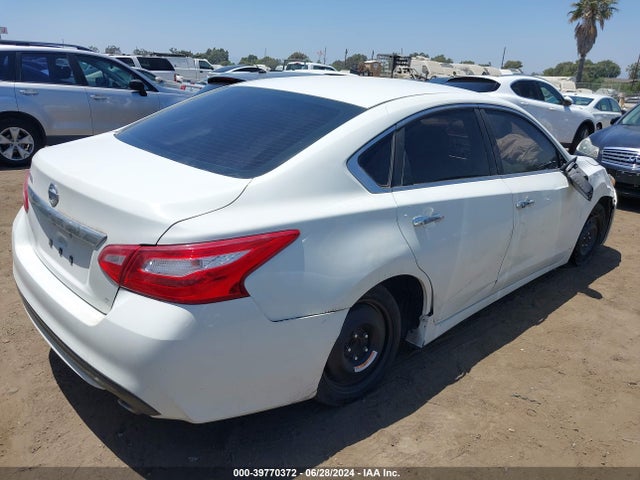 Nissan Altima 2.5 S 2017 1N4AL3AP1HN352758 Image 4