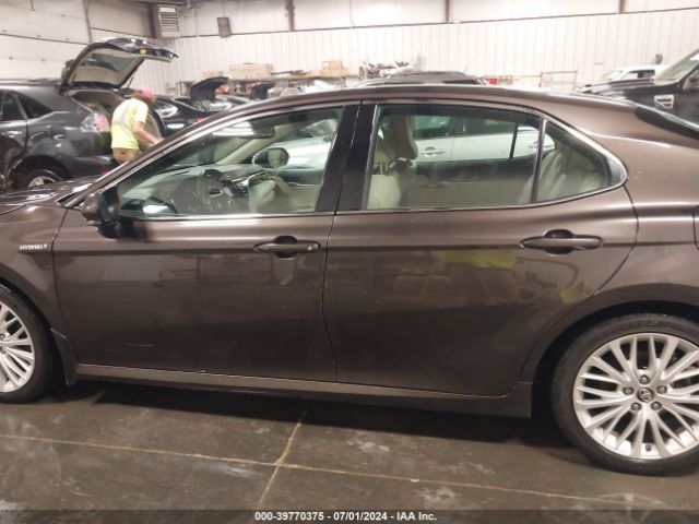 4T1B21HK8JU002258 Toyota Camry Hybrid Xle