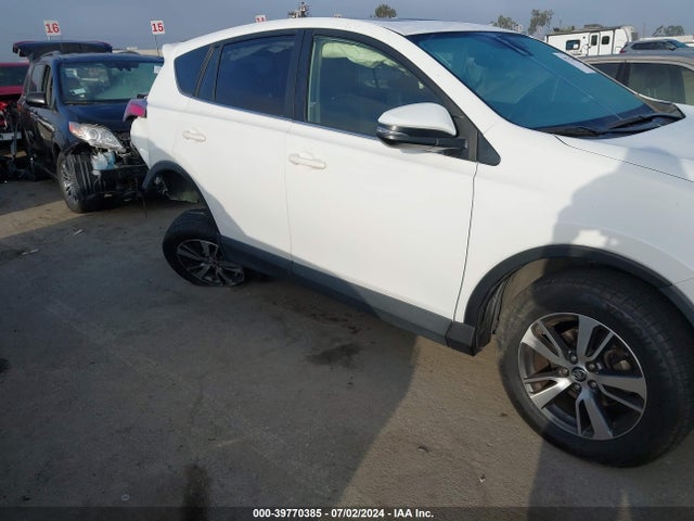 Toyota Rav4 Xle 2018 JTMWFREV8JJ207457 main image