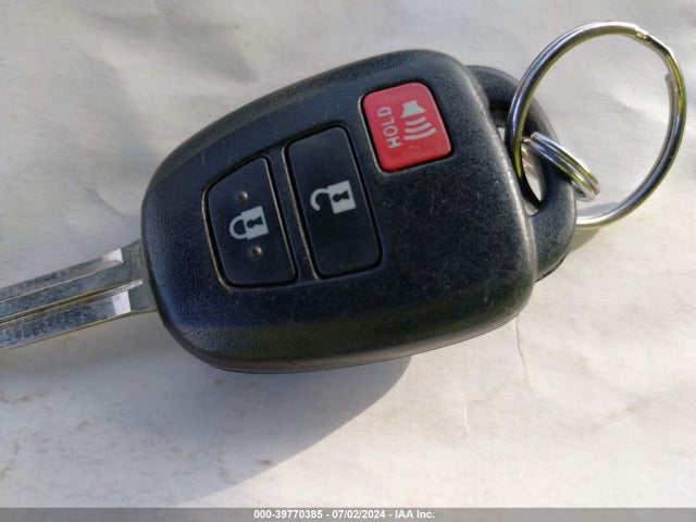 Toyota Rav4 Xle 2018 JTMWFREV8JJ207457 Image 11