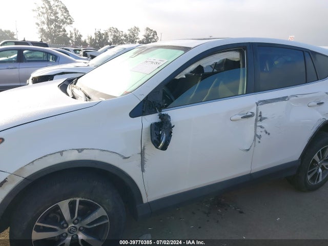 Toyota Rav4 Xle 2018 JTMWFREV8JJ207457 Image 14