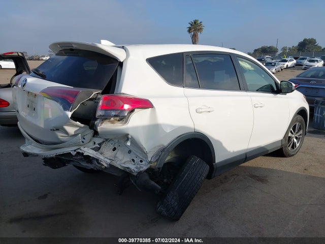 Toyota Rav4 Xle 2018 JTMWFREV8JJ207457 Image 4