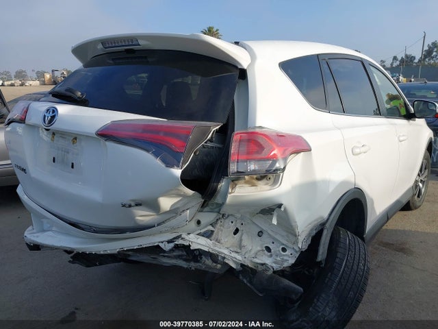 Toyota Rav4 Xle 2018 JTMWFREV8JJ207457 Image 6