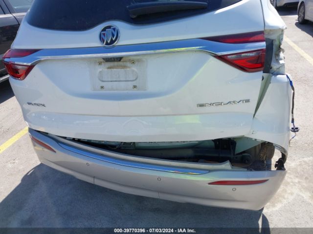 5GAERDKW1JJ240899 Buick Enclave Avenir