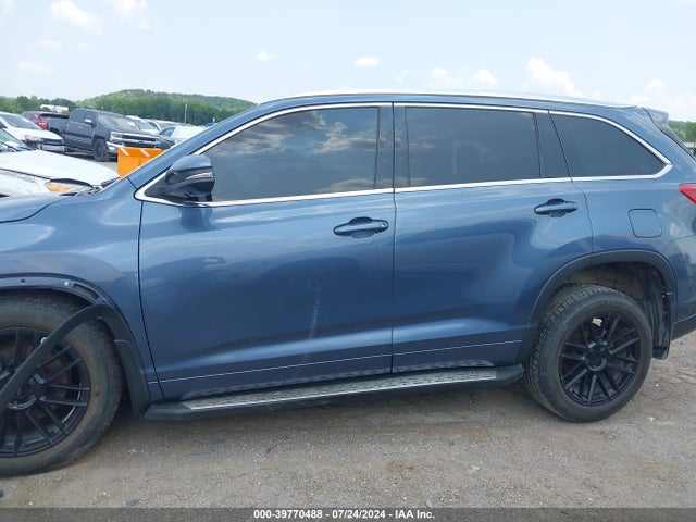 Toyota Highlander Limited Platinum 2017 5TDDZRFH2HS459354 Image 15