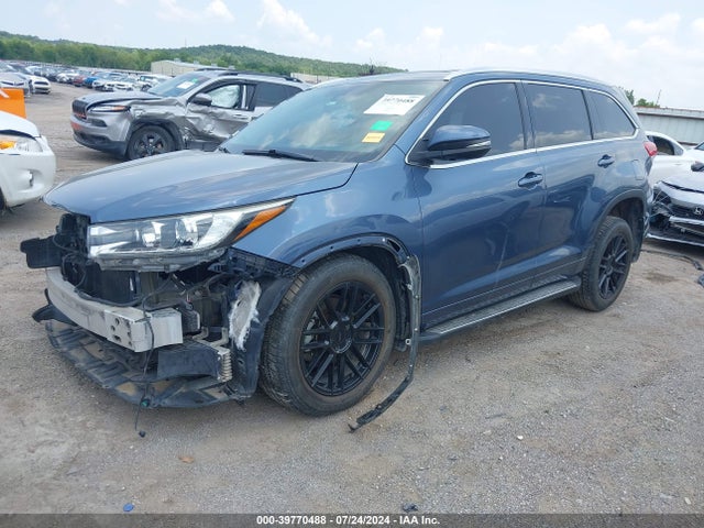 Toyota Highlander Limited Platinum 2017 5TDDZRFH2HS459354 Image 2