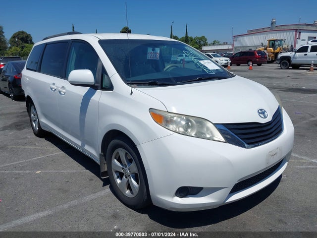 Toyota Sienna Le V6 8 Passenger 2014 5TDKK3DCXES423147 zdjęcie główne