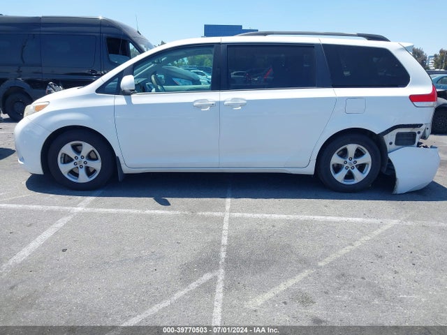 Toyota Sienna Le V6 8 Passenger 2014 5TDKK3DCXES423147 Image 14