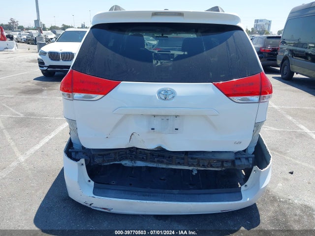 Toyota Sienna Le V6 8 Passenger 2014 5TDKK3DCXES423147 Image 16