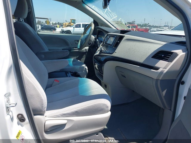 Toyota Sienna Le V6 8 Passenger 2014 5TDKK3DCXES423147 Image 5