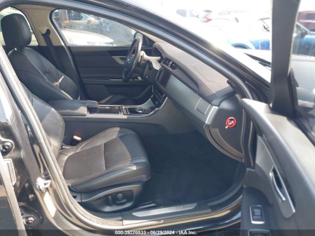 SAJBK4BV9GCY17688 Jaguar Xf 35t Prestige