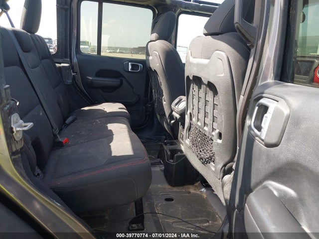 1C4HJXFG2JW125898 Jeep Wrangler Unlimited Rubicon 4x4
