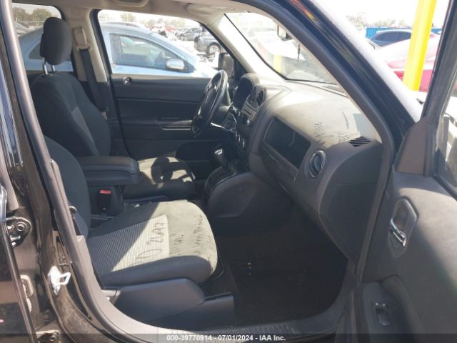 1C4NJRFB8GD580942 Jeep Patriot Latitude