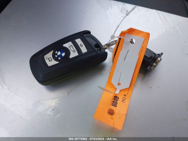 WBA8A9C54HK620116 BMW 320i