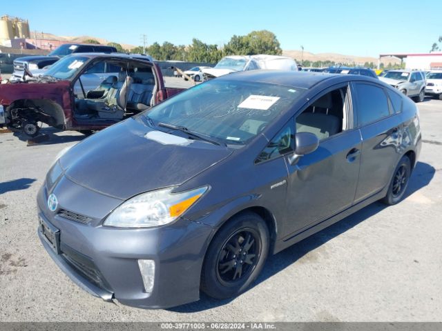 JTDKN3DU3F0470105 Toyota Prius Two
