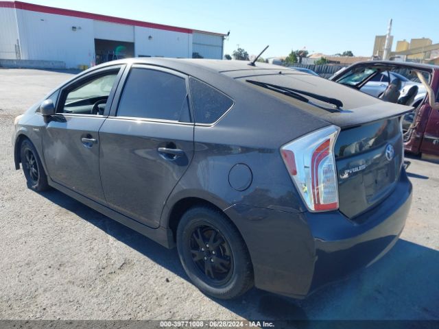 JTDKN3DU3F0470105 Toyota Prius Two