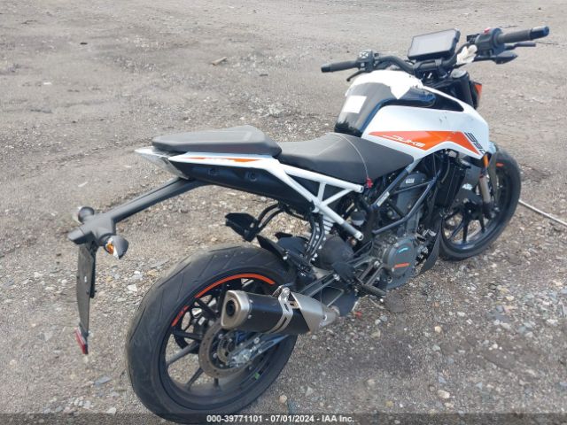 2022 KTM 390 MD2JPJ404NC235971 Photo 3