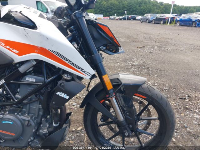 2022 KTM 390 MD2JPJ404NC235971 Photo 4