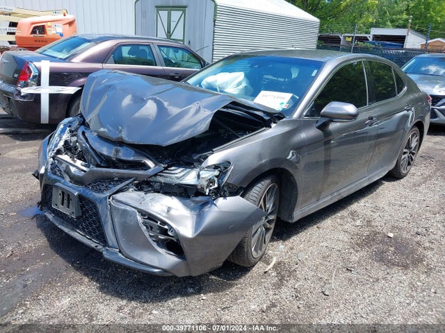 Toyota CAMRY XSE 2019 4T1B61HK8KU229729 Image 2