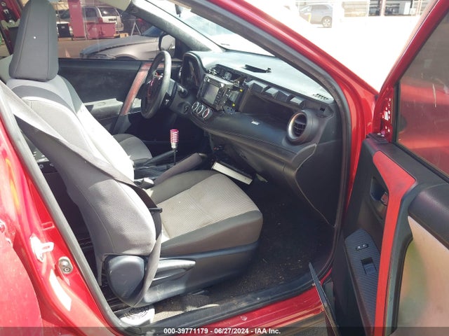 Toyota RAV4 LE 2014 JTMZFREV2EJ001697 Image 5