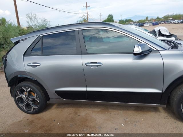 KNDCR3LE1R5137931 KIA Niro Ex Touring
