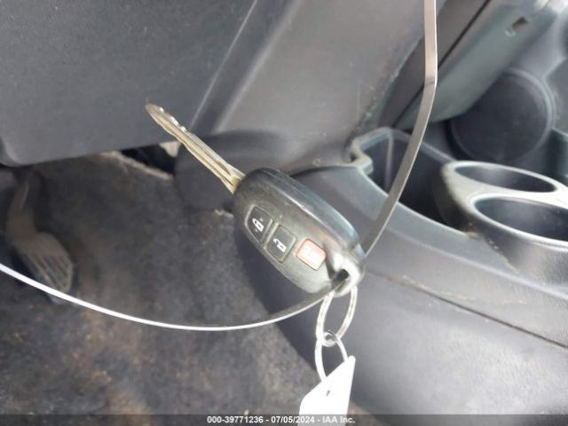 JTDKDTB3XF1583976 Toyota Prius C One