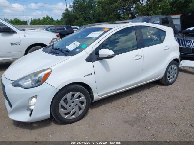 JTDKDTB3XF1583976 Toyota Prius C One